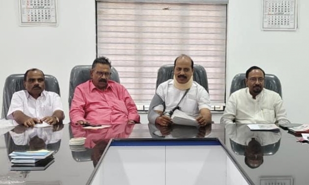 ഒരു നേതാവിന്റെ ഓർമ്മ, ഒരു തലമുറയുടെ ശബ്ദം ; അഡ്വ. വി. ബാലറാം സ്മാരക പുരസ്കാരം മാത്യു കുഴൽനാടൻ എം.എൽ.എയ്ക്ക്- Guruvayoor