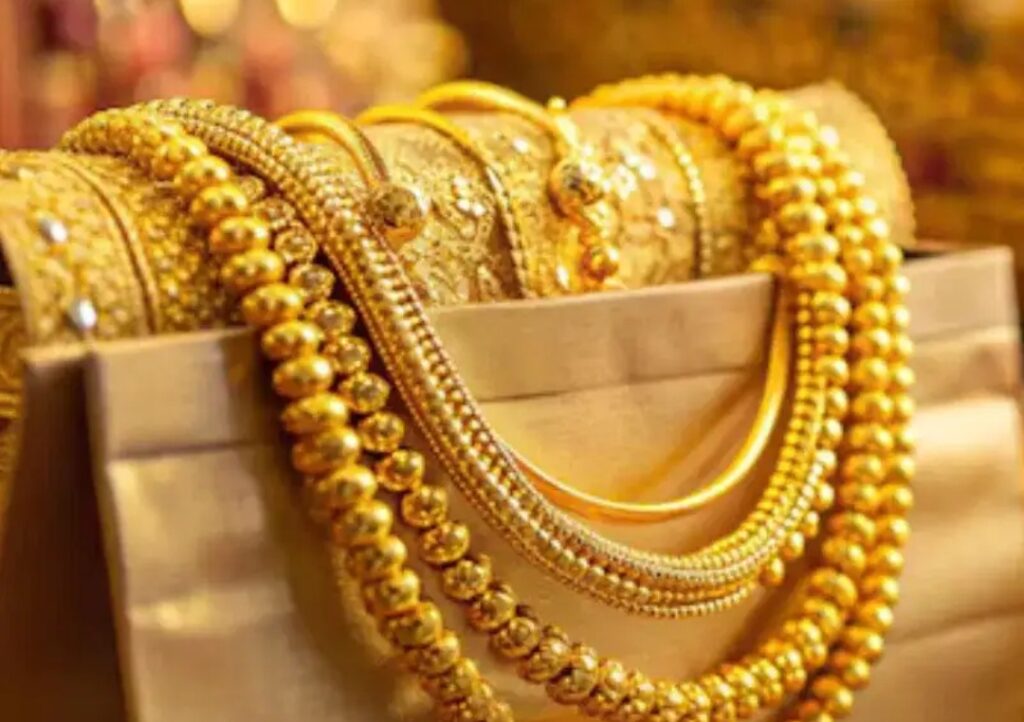 ഉച്ചയ്ക്ക് ശേഷവും സ്വര്‍ണവില വീണ്ടും കൂടി;പവന്‍ വില 1,22,520 രൂപയിലെത്തി