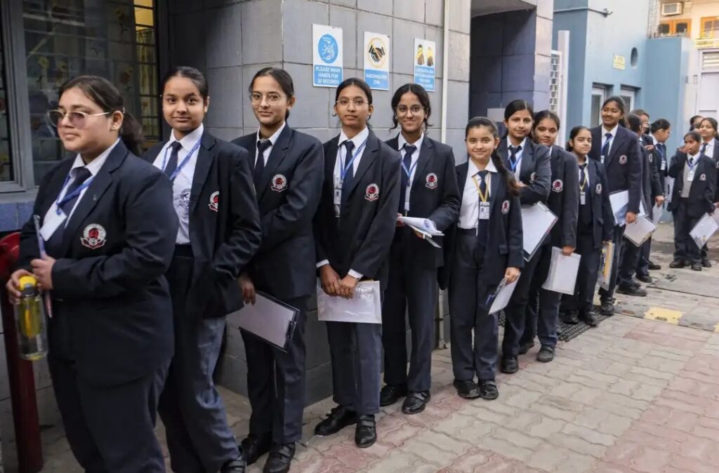 സിബിഎസ്‌ഇ പരീക്ഷകള്‍ നാളെ മുതല്‍; 10 മണി കഴിഞ്ഞാല്‍ നോ എൻട്രി, കുട്ടികളേ ഇക്കാര്യങ്ങള്‍ ശ്രദ്ധിക്കണേ