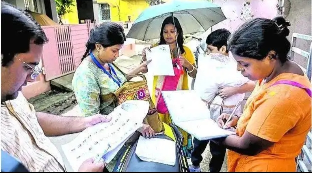 എസ്.ഐ.ആര് കഴിഞ്ഞപ്പോള് വോട്ടര്മാര് 2.69കോടിയായി കുറഞ്ഞു, പട്ടിക ഇന്ന് പ്രസിദ്ധീകരിക്കും എസ്.ഐ.ആര് കഴിഞ്ഞപ്പോള് വോട്ടര്മാര് 2.69കോടിയായി കുറഞ്ഞു, പട്ടിക ഇന്ന് പ്രസിദ്ധീകരിക്കും