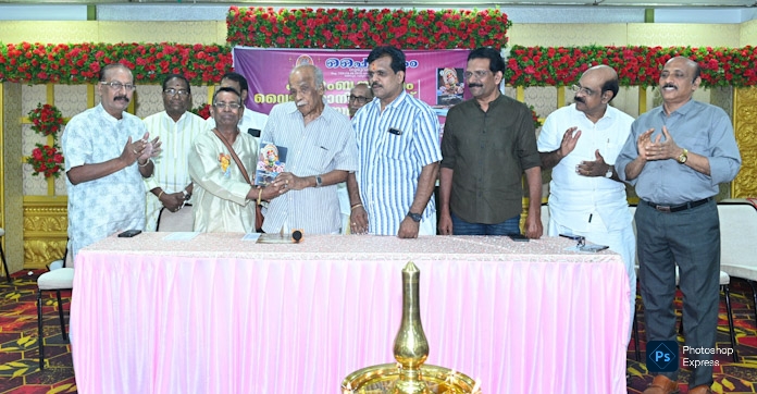 പൈതൃകം ഗുരുവായൂരിന്റെ കുടുംബസംഗമം ശ്രദ്ധേയമായി; ആദരവുകളും പുസ്തകസമർപ്പണങ്ങളും കലാവിരുന്നും നിറഞ്ഞ സാംസ്കാരിക സായാഹ്നം- Guruvayoor പൈതൃകം ഗുരുവായൂരിന്റെ കുടുംബസംഗമം ശ്രദ്ധേയമായി; ആദരവുകളും പുസ്തകസമർപ്പണങ്ങളും കലാവിരുന്നും നിറഞ്ഞ സാംസ്കാരിക സായാഹ്നം- Guruvayoor