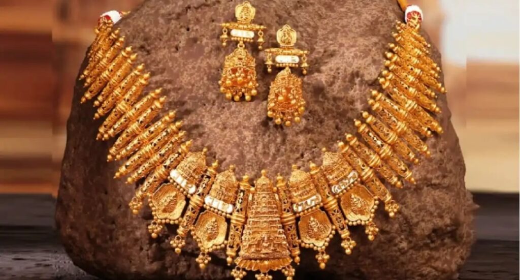 പശ്ചിമേഷ്യൻ യുദ്ധത്തിനിടയിലും സ്വര്‍ണവില താഴേക്ക്; വെള്ളി വില 3 ലക്ഷത്തിനരികെ