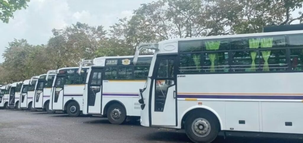 വെള്ളനിറം പിൻവലിക്കും; സംസ്ഥാനത്തെ ടൂറിസ്റ്റ് ബസുകള്‍ ഇനി കളര്‍ഫുള്‍