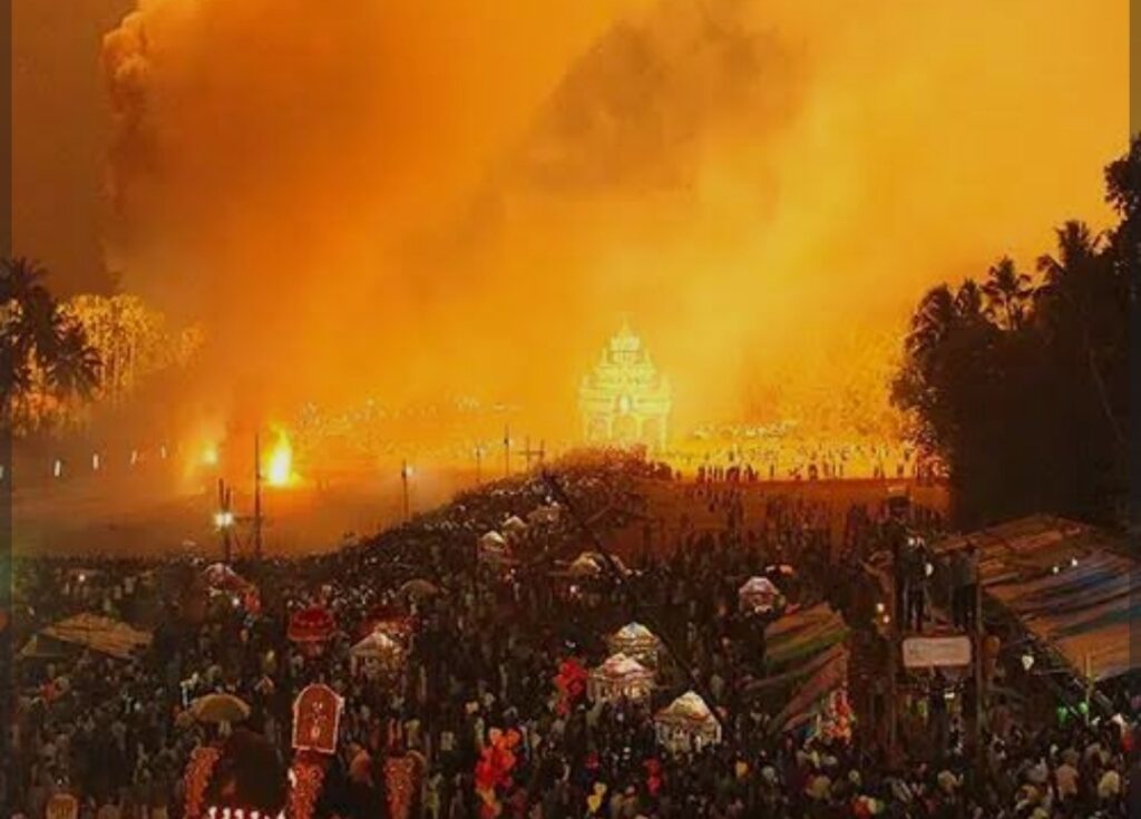 ആറാട്ടുപുഴ പൂരം; വെടിക്കെട്ടിന് അനുമതിയില്ല, ഹൈക്കോടിയെ സമീപിക്കുമെന്ന് ഭാരവാഹികൾ ആറാട്ടുപുഴ പൂരം; വെടിക്കെട്ടിന് അനുമതിയില്ല, ഹൈക്കോടിയെ സമീപിക്കുമെന്ന് ഭാരവാഹികൾ