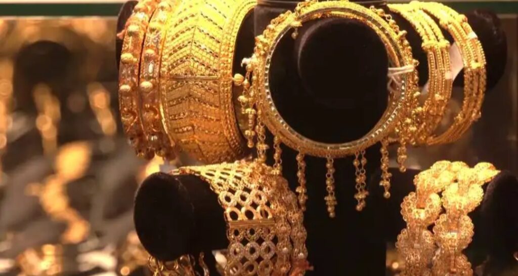 സ്വര്‍ണവില പവന് ഒരു ലക്ഷത്തില്‍ താഴെ; ഇന്ന് രണ്ട് തവണകളായി 7000ലേറെ രൂപ കുറഞ്ഞു