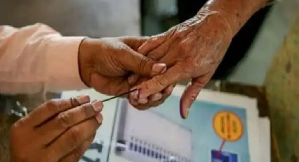 കേരളം പോളിങ് ബൂത്തിലെത്താൻ ഇനി മണിക്കൂറുകള്‍ മാത്രം; ഇന്ന് നിശബ്ദ പ്രചാരണം