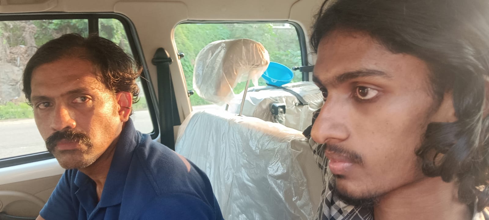 ആംബുലൻസിൻ്റെ ബീക്കൺ ലൈറ്റിനുള്ളിൽ കടത്തിയ മയക്കുമരുന്ന് പിടികൂടി