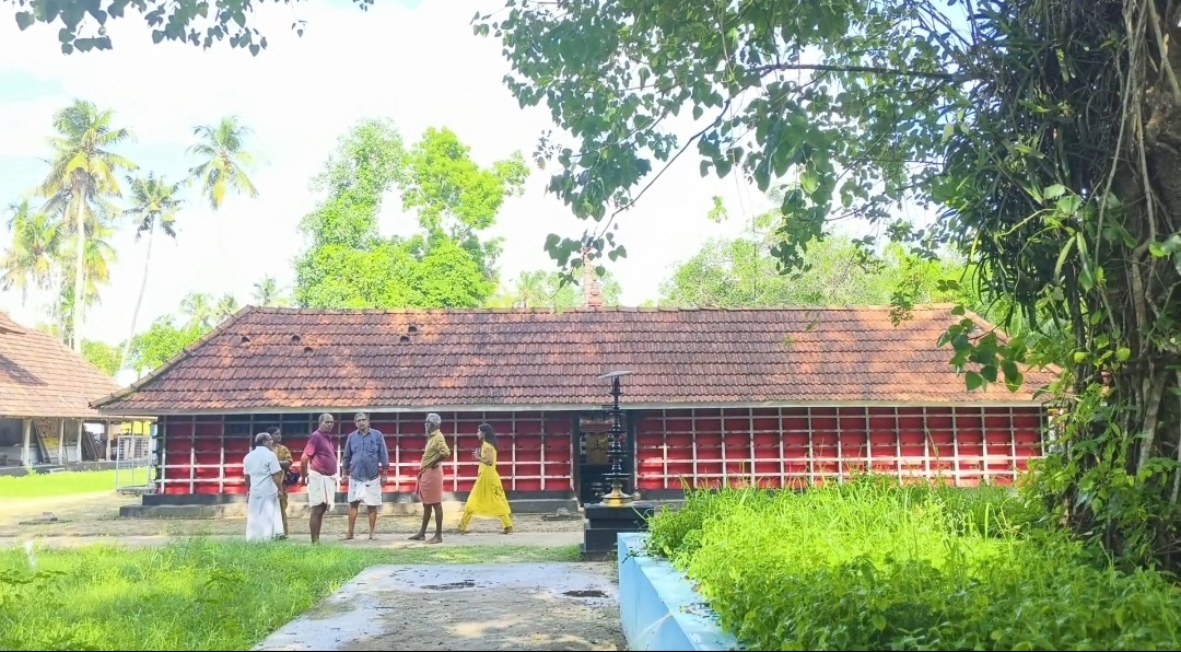 ക്ഷേത്രത്തിലെ ഏഴ് ഭണ്ഡാരങ്ങൾ കുത്തിതുറന്ന് മോഷണം