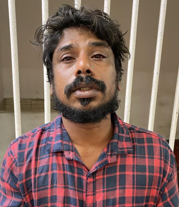 പ്രായപൂർത്തിയാകാത്ത പെൺകുട്ടിയെ റോഡിൽ വെച്ച് അതിക്രമിച്ച പ്രതി അറസ്റ്റിൽ പ്രായപൂർത്തിയാകാത്ത പെൺകുട്ടിയെ റോഡിൽ വെച്ച് അതിക്രമിച്ച പ്രതി അറസ്റ്റിൽ