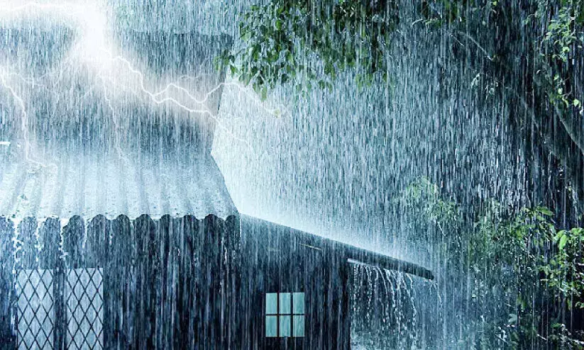 സംസ്ഥാനത്ത് ഇന്നും ശക്തമായ മഴയ്ക്ക് സാധ്യത; 11 ജില്ലകളില് യെല്ലോ അലര്ട്ട്, വിദ്യാഭ്യാസ സ്ഥാപനങ്ങള്ക്ക് അവധി സംസ്ഥാനത്ത് ഇന്നും ശക്തമായ മഴയ്ക്ക് സാധ്യത; 11 ജില്ലകളില് യെല്ലോ അലര്ട്ട്, വിദ്യാഭ്യാസ സ്ഥാപനങ്ങള്ക്ക് അവധി
