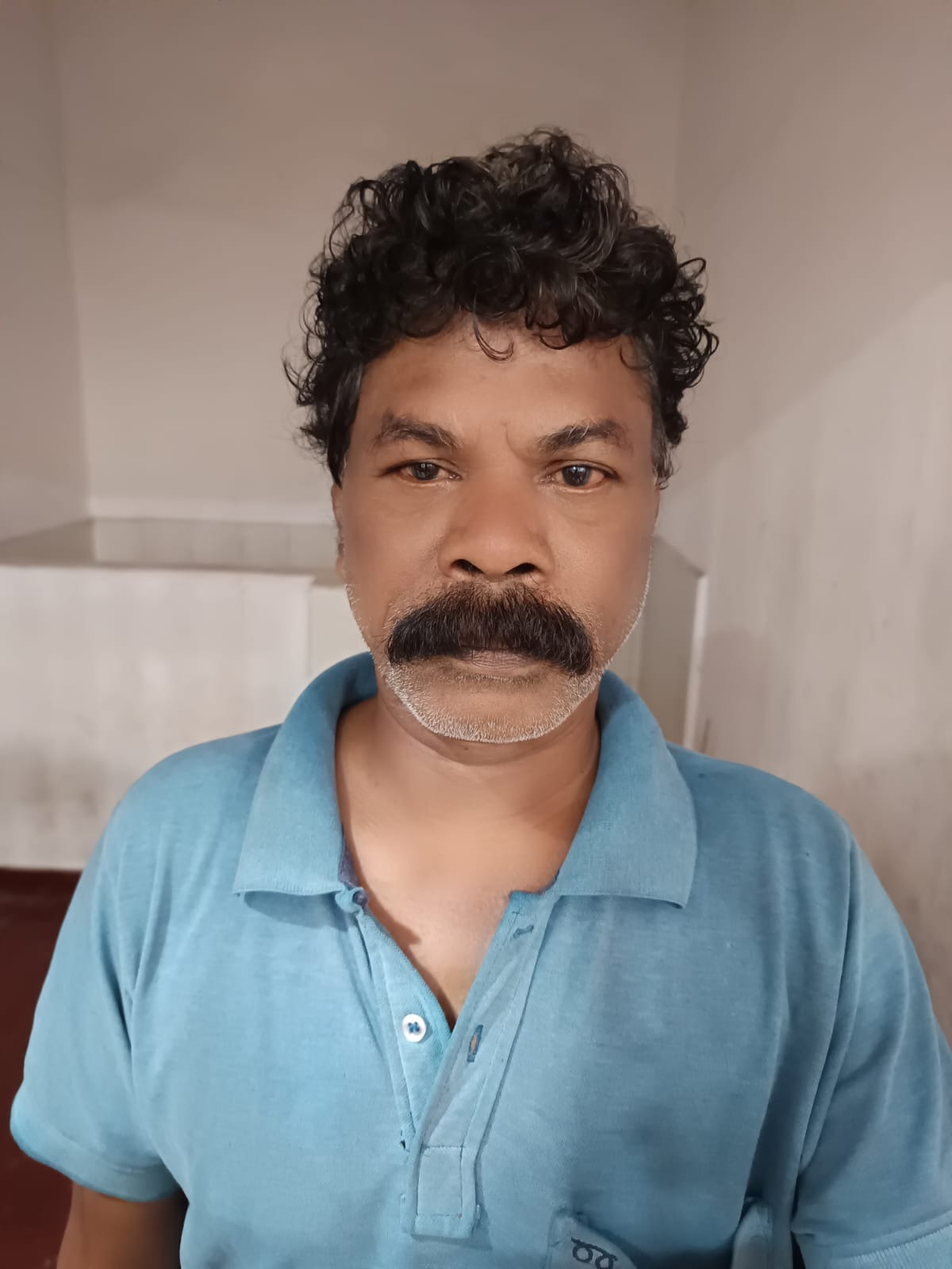 നിരോധിത പുകയില ഉത്പന്നങ്ങളുമായി മധ്യവയസ്കൻ അറസ്റ്റിൽ