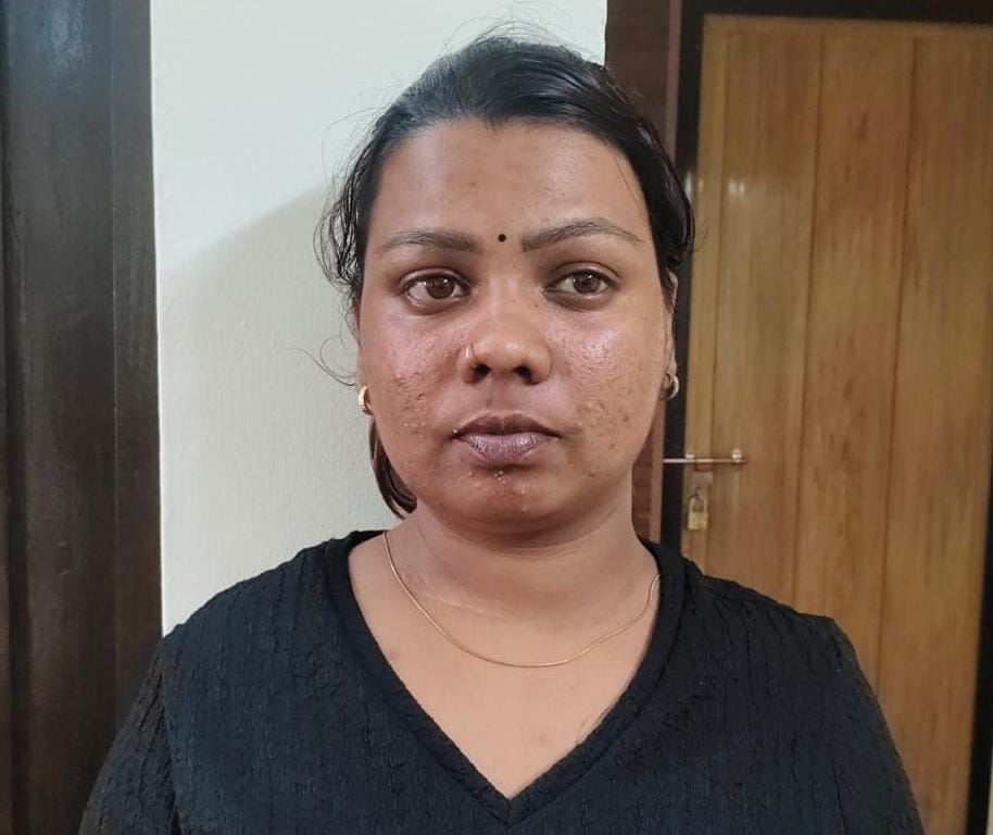 ഇൻസ്റ്റഗ്രാമിലൂടെ പ്രണയം സ്ഥാപിച്ച് യുവാവിൻ്റെ സ്വർണമാലയും ഫോണും തട്ടിയെടുത്ത യുവതി അറസ്റ്റിൽ ഇൻസ്റ്റഗ്രാമിലൂടെ പ്രണയം സ്ഥാപിച്ച് യുവാവിൻ്റെ സ്വർണമാലയും ഫോണും തട്ടിയെടുത്ത യുവതി അറസ്റ്റിൽ
