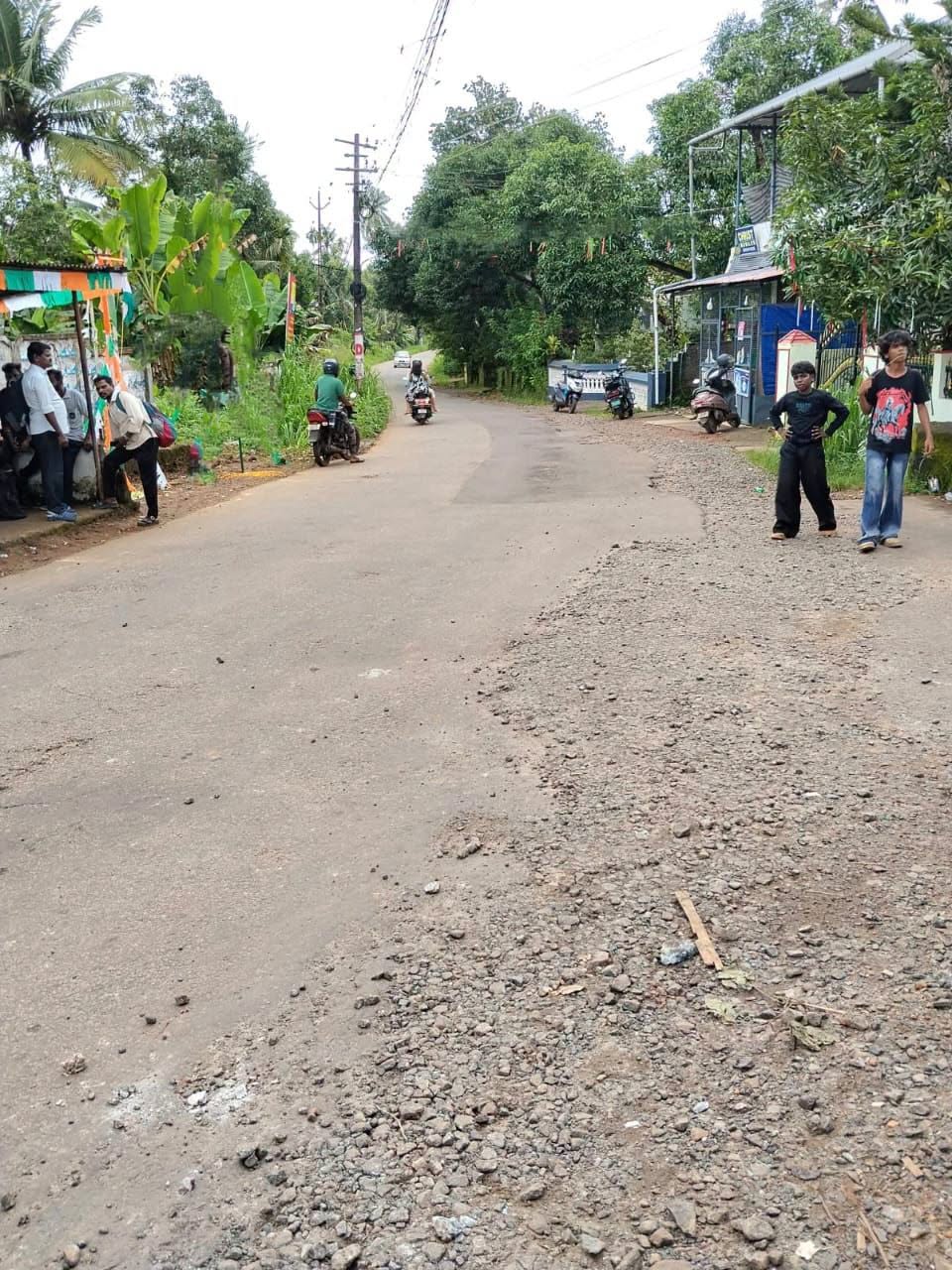 പുതുക്കാട് – മുപ്ലിയം – കോടാലി റോഡ് നവീകരണം പുനരാരംഭിക്കുന്നു: കെ.കെ. രാമചന്ദ്രൻ എം.എൽ.എ പുതുക്കാട് – മുപ്ലിയം – കോടാലി റോഡ് നവീകരണം പുനരാരംഭിക്കുന്നു: കെ.കെ. രാമചന്ദ്രൻ എം.എൽ.എ