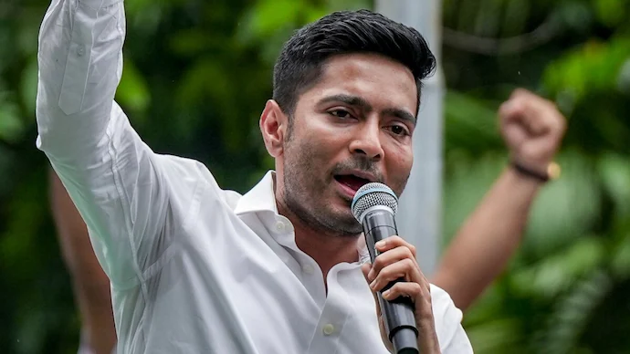 ‘ഭരണകൂടം സ്പോൺസർ ചെയ്ത ആക്രമണം’: മമത ബാനർജിയുടെ വാഹനവ്യൂഹത്തിന് നേരെയുണ്ടായ ആക്രമണത്തിൽ അഭിഷേക് ബാനർജി | Abhishek Banerjee ‘ഭരണകൂടം സ്പോൺസർ ചെയ്ത ആക്രമണം’: മമത ബാനർജിയുടെ വാഹനവ്യൂഹത്തിന് നേരെയുണ്ടായ ആക്രമണത്തിൽ അഭിഷേക് ബാനർജി | Abhishek Banerjee