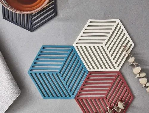 Xmart India Silicone Trivets – Heat-Resistant Pot Holders, Dish Coasters, Non-Slip Insulation Pads, Durable and Flexible Table Mats for Kitchen, Cooking, Dining & Countertop Protection(4 Pcs)